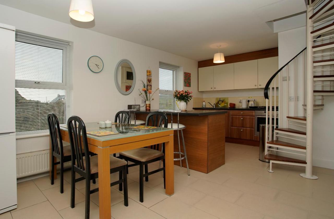 Stripe Bay Apartment Белмулет Екстериор снимка